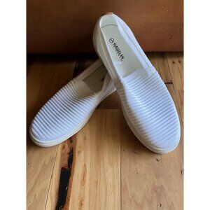 Magellan Outdoors Women's White Textured Slip-On Canvas Shoes Size 10B